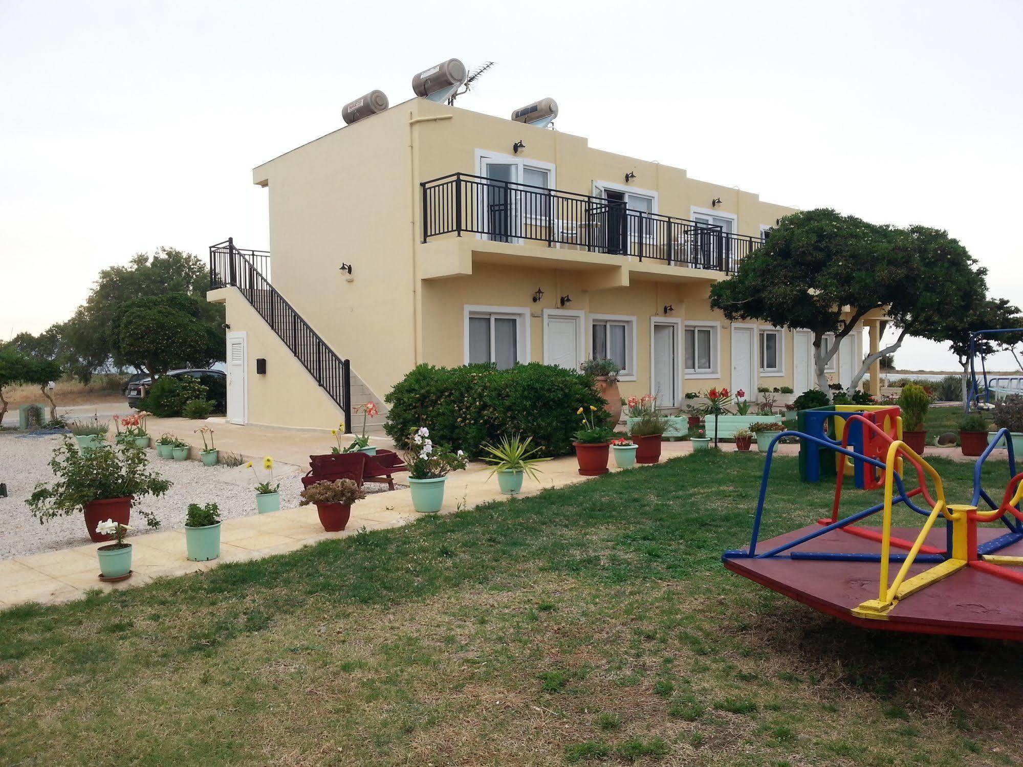 Baladinos Apartments Gerani  Екстер'єр фото